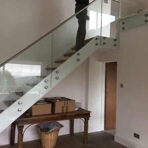 Stair glass with side mount fitting Stair glass with side mount fitting
